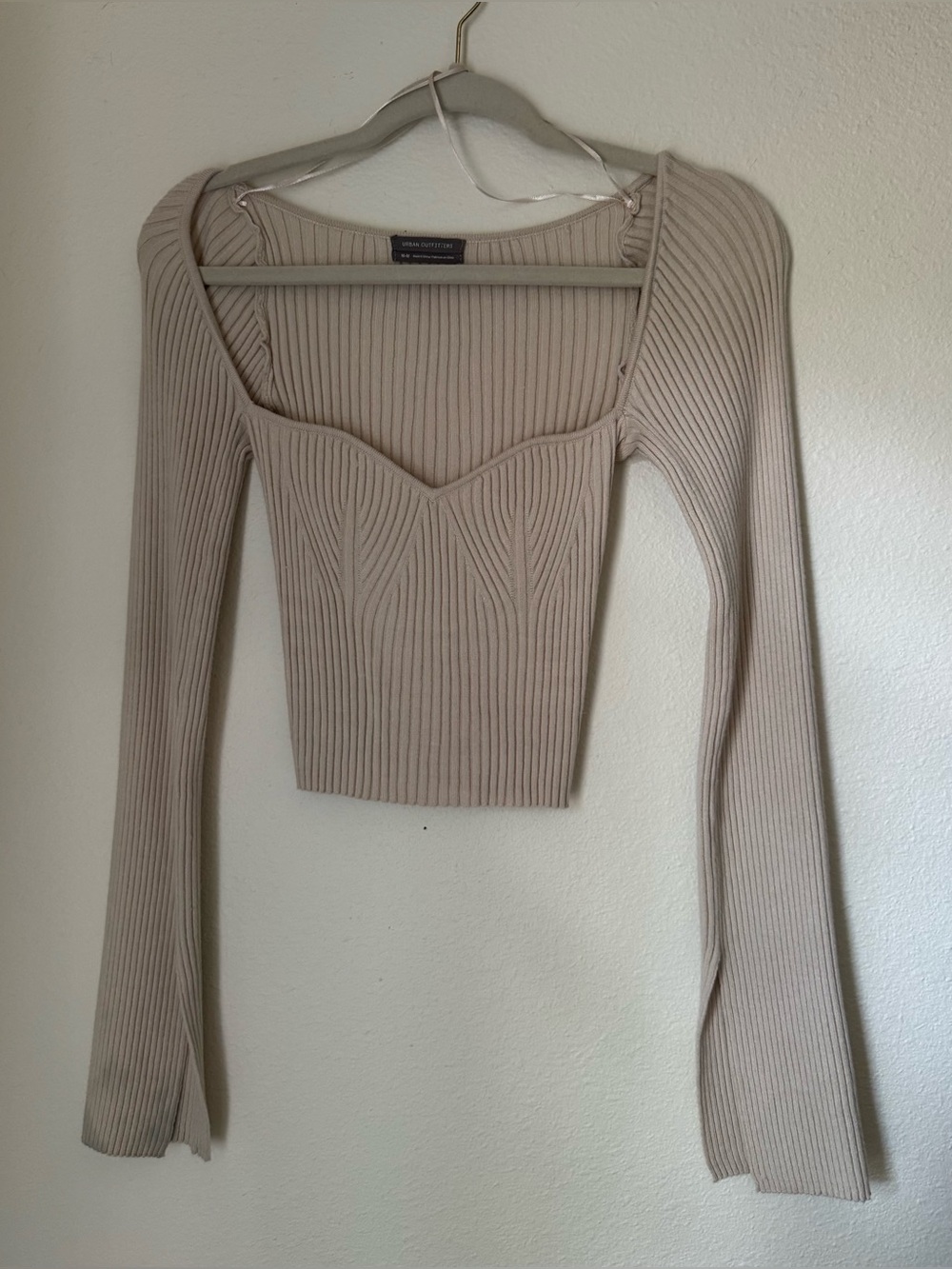 Urban Outfitters Ribbed Sweetheart Neck Long-Sleeve Crop Top - Beige Size Medium